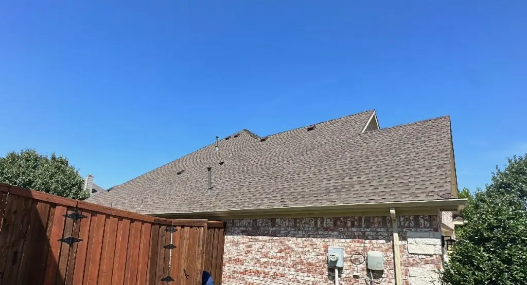 Completed roof replacement project in Houston